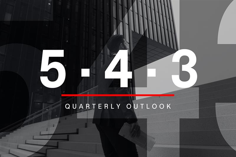 Les chiffres 5 - 4 - 3 sur fond noir.